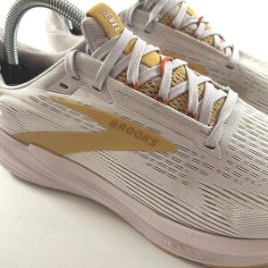 Brooks Revel‎ 8 Running Shoes Womens 10 Lilac Apricot Athletic Road Sneakers